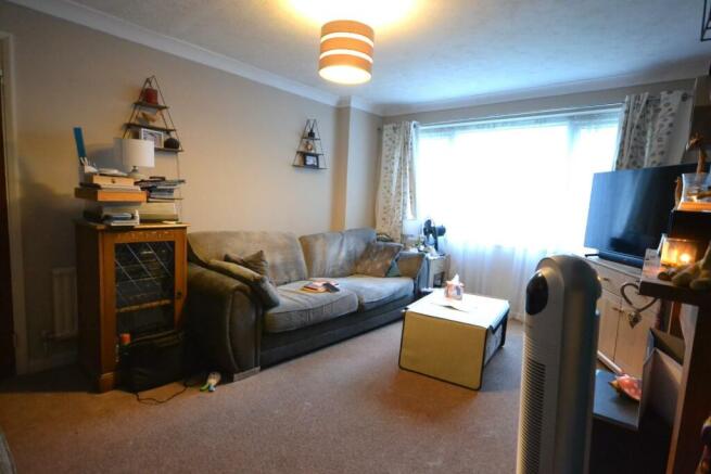 lounge a.JPG