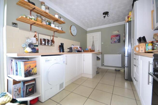 kitchen 2.JPG