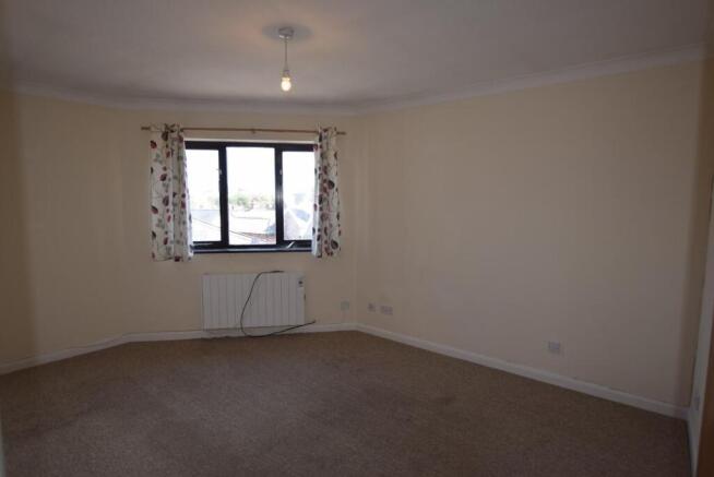 BEDROOM.JPG