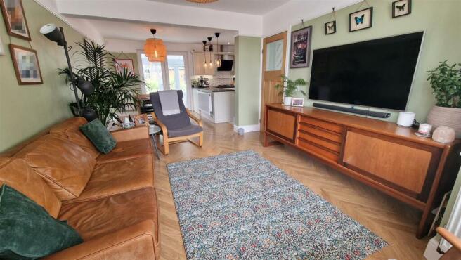 Lounge2.jpg