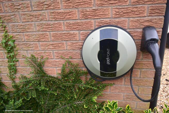 26 Main Road Twycross Car charging point.JPG