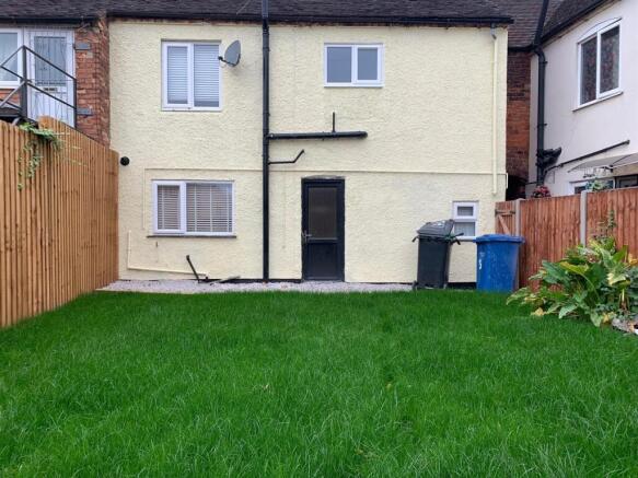 Garden - 3 Dosthill Road.jpg