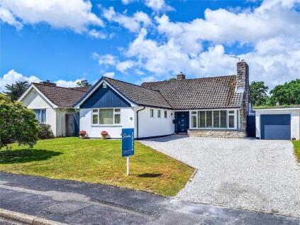 Colemere Gardens, Highcliffe, Christchurch, Dorset, BH23