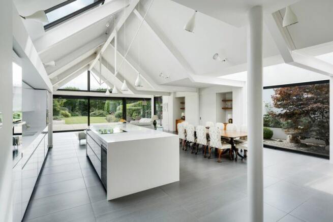 Kitchen/Dining Area