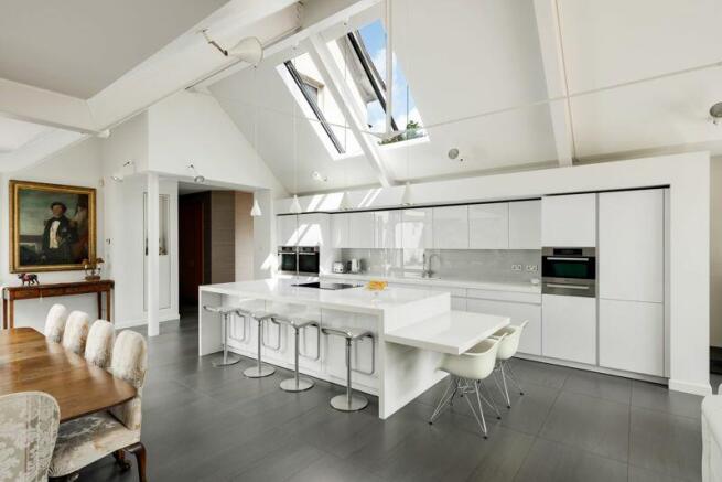 Kitchen/Dining Area