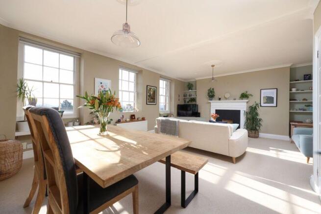 Sitting/Dining Room