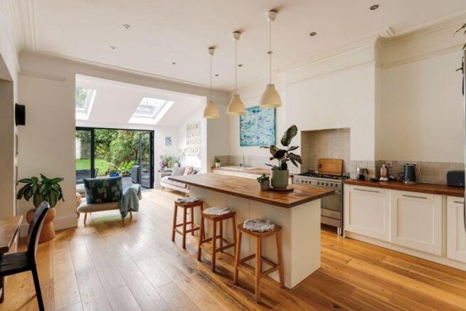 Kitchen/Breakfast Area