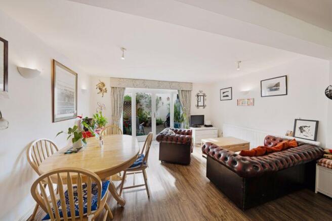 Living/dining area