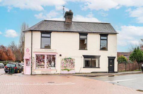 High Street, Redbourn, St. Albans, AL3