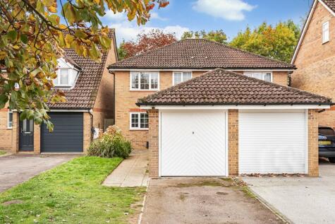 Stirling Way, Welwyn Garden City, Hertfordshire, AL7