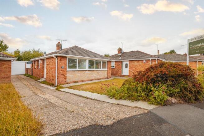 20 Warwick Cl-5-edited.jpg