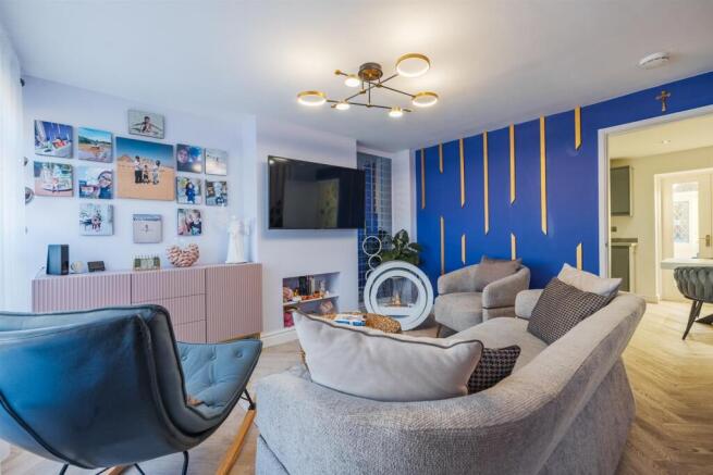 207, Brookhurst Avenue-11.jpg