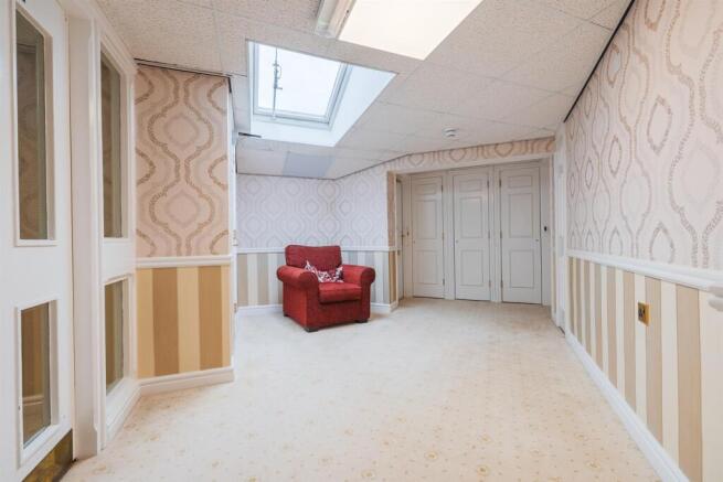 42 Hamilton court-10.jpg