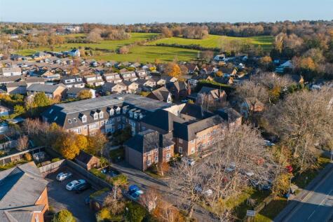 Hinderton Road, Neston