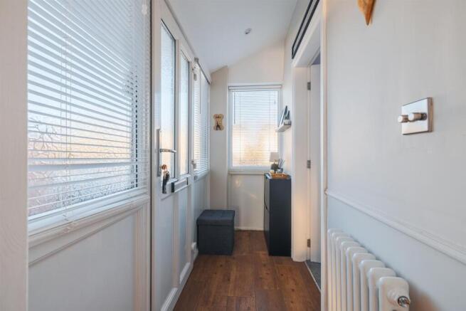 6 Greenfields Close-77.jpg