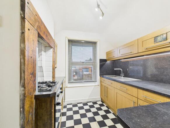 CAM04018G0-PR0397-STILL011