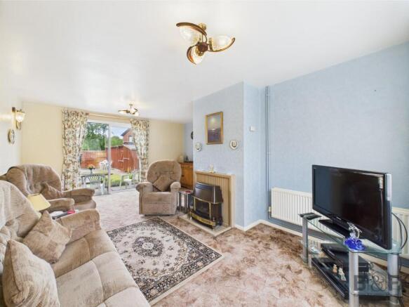CAM01872G0-PR0370-STILL018.jpg