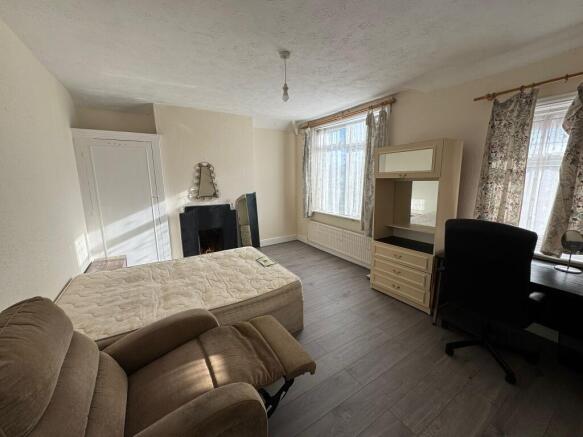 bedroom FFF