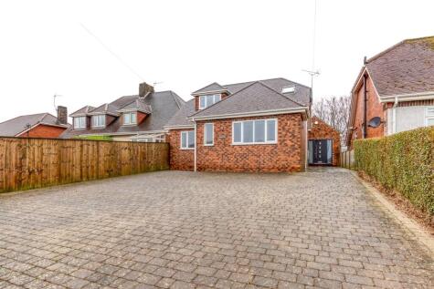 Main Road, Stretton, DE55