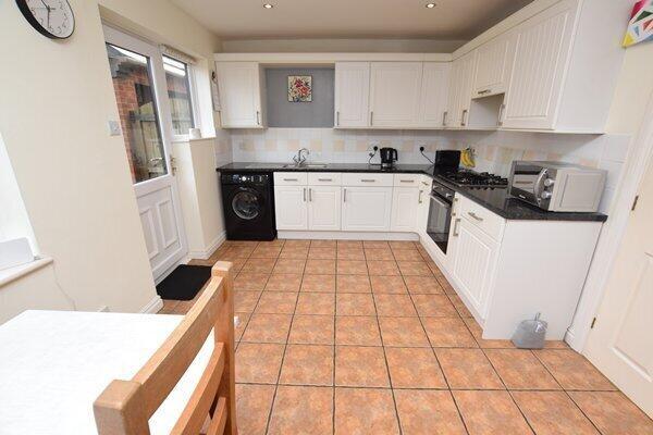 open plan kitchen/diner