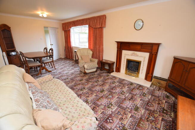 lounge & dining room