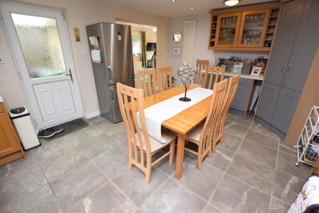 open plan kitchen/diner