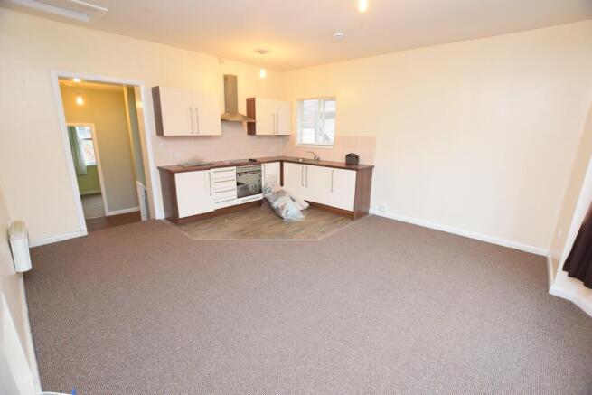 open plan lounge /kitchen