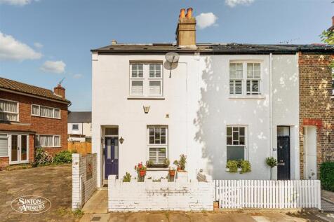 Cranmer Avenue, Northfields