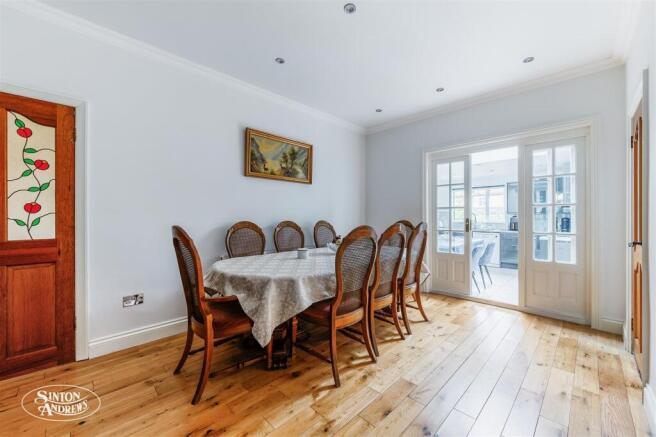 4 Royal Gardens4.jpg