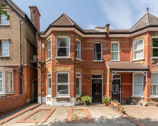 35 St James Avenue.jpg