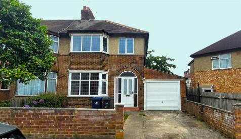 Southall - 3 bedroom end of terrace house for sale