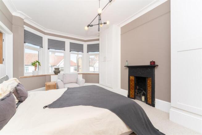 112 DBR Bed 1.jpg