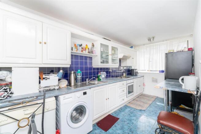 176 Gloucester Kitchen.jpg