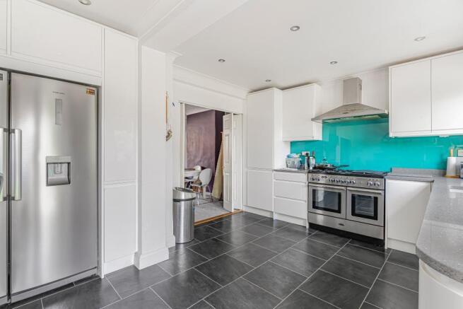 KITCHEN/BREAKFAST ROOM