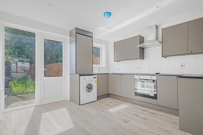 KITCHEN/DINING ROOM