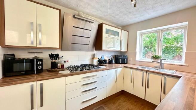 Fitted Kitchen