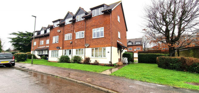 2 BEDROOM GROUND FLOOR FLAT