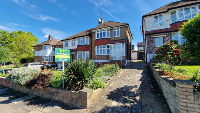 EXTENDED 3 BEDROOM SEMI-DETACHED HOUSE