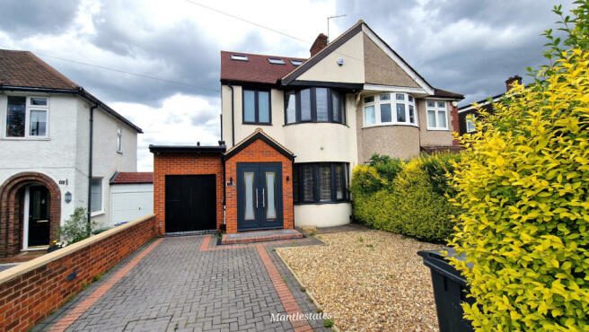 4 Bedroom Semi Detached House