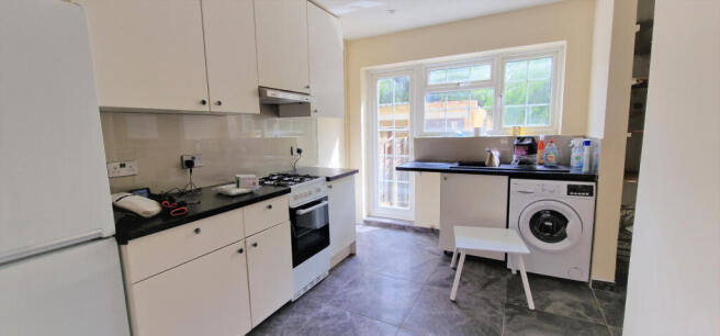 2 BEDROOM TERRACED HOUSE