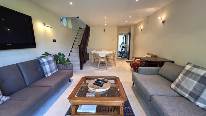 2 Bedroom End of Terrace House