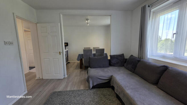 LOUNGE AREA
