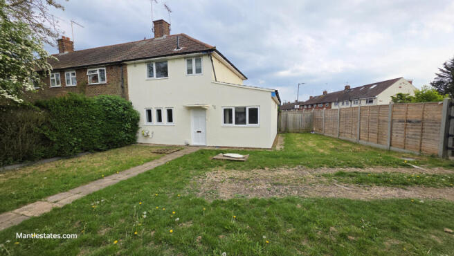 4 Bedrom End of Terraced House
