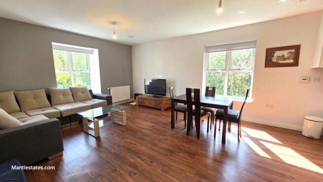 2 BEDROOM FLAT