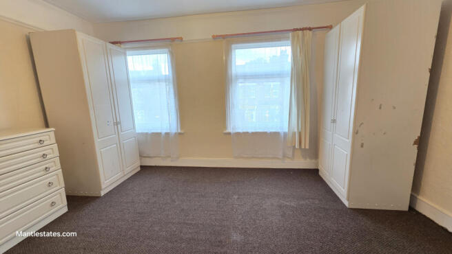 FRONT BEDROOM