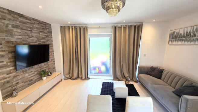 LOUNGE AREA