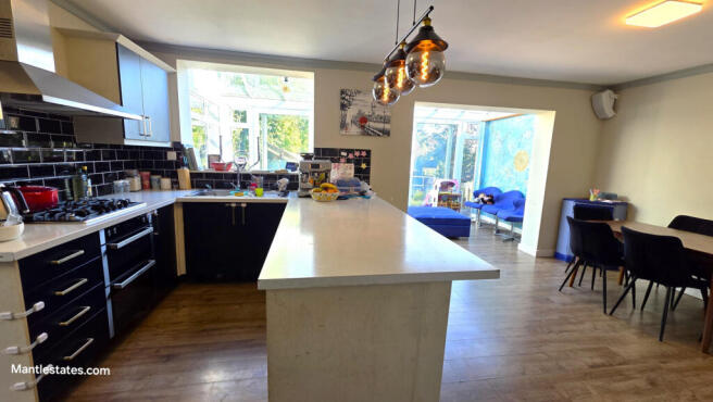 KITCHEN - DINING