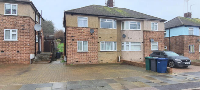 2 bed maisonette for sale Avondale Avenue, East B