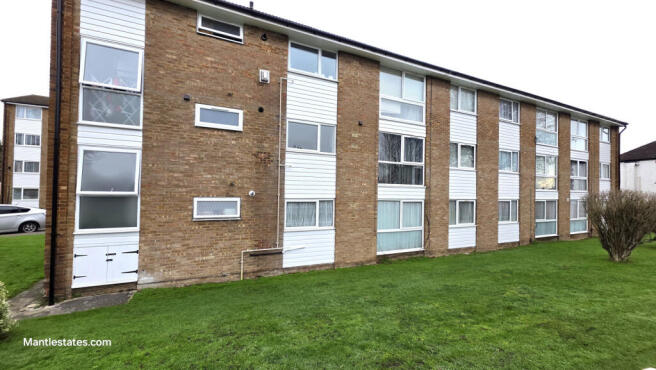 1 bed flat to rent Mintern Close, Palmers Green N