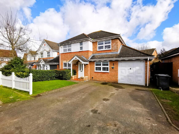 33 Crown Meadow